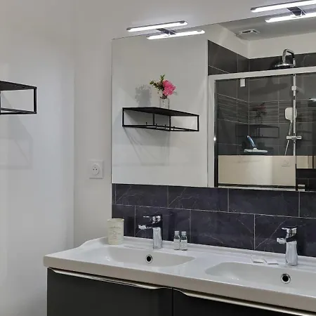 Charme De La Provence Classe 3 Etoiles Appartement Riez