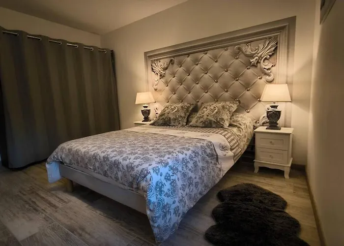 Charme De La Provence Classe 3 Etoiles * 里耶