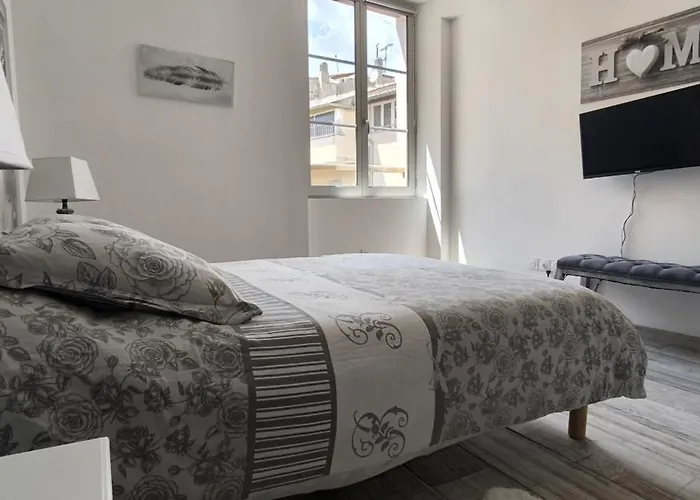 Charme De La Provence Classe 3 Etoiles *